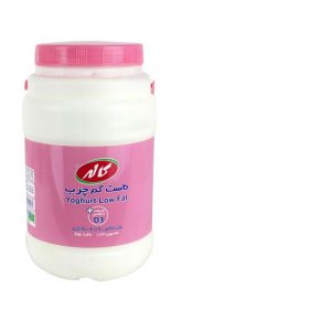 ماست تازه کم چرب 1.9 کيلوگرمي دبه اي کاله