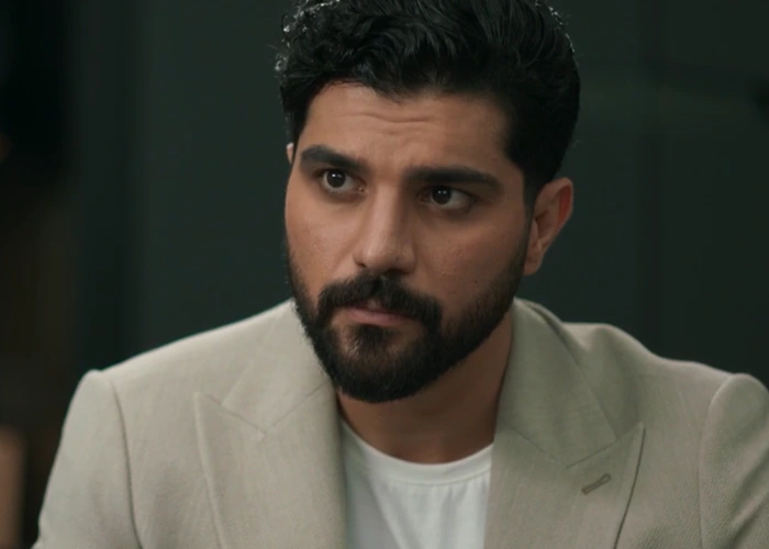 سینا مهراد بازیگر نقش شهاب در سریال از یاد رفته